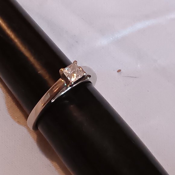 Diamond Ring - Picture 2 of 6